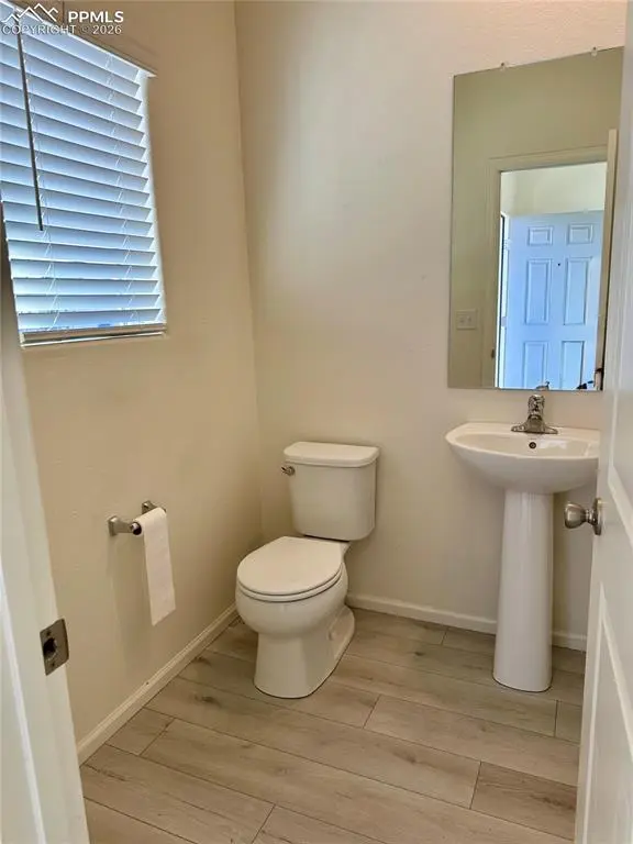 6270 Meadowbank LN, Colorado Springs, CO 80925