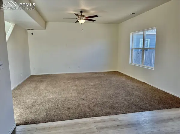 6270 Meadowbank LN, Colorado Springs, CO 80925