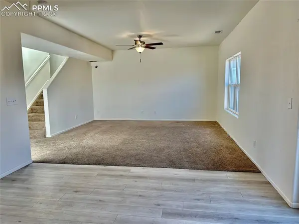 6270 Meadowbank LN, Colorado Springs, CO 80925