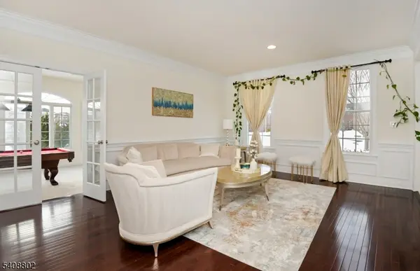 10 Raker Ct, Hillsborough Twp., NJ 08844