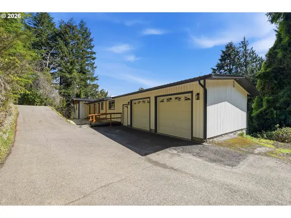 1395 INGERSOLL ST, Coos Bay, OR 97420