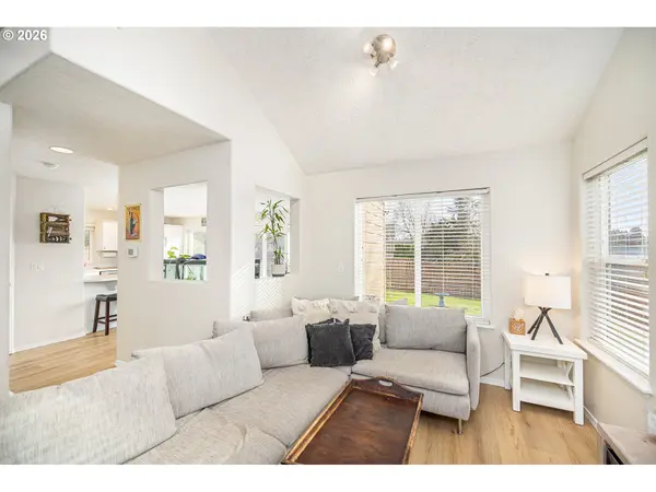 521 CARLA CT SE, Salem, OR 97302