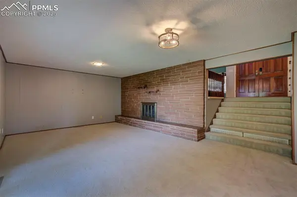 56 Sierra DR, La Junta, CO 81050