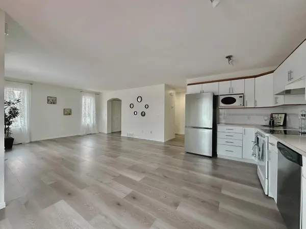 139 Bridlewood CIR SW, Calgary, AB T2Y 3L1