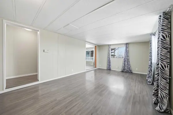 329 1 ST, Irricana, AB T0m 1b0