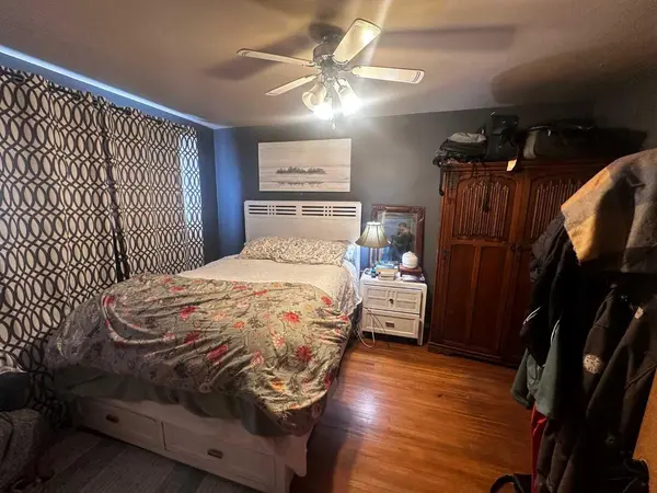 4413 40A AVE, Red Deer, AB T4N 1A4