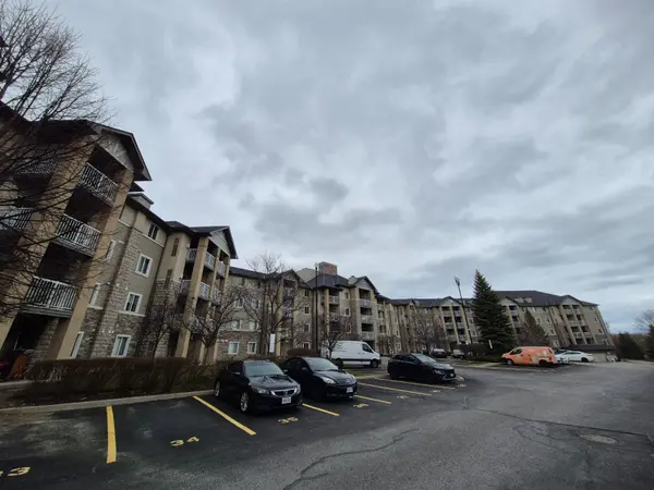 684 Warden AVE #404, Toronto E04, ON M1L 4W4