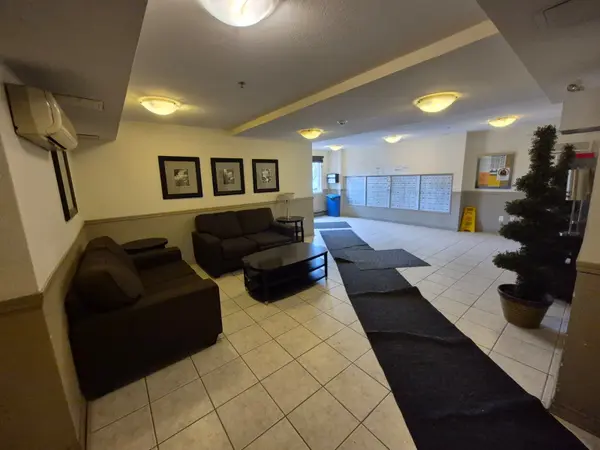 684 Warden AVE #404, Toronto E04, ON M1L 4W4