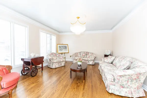 23 Leah CRES, Ajax, ON L1T 3J2