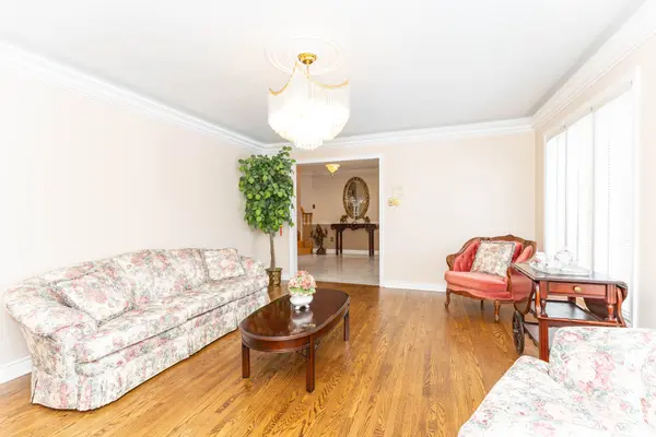 23 Leah CRES, Ajax, ON L1T 3J2