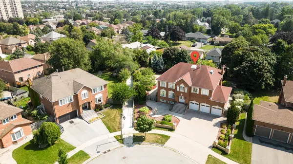 23 Leah CRES, Ajax, ON L1T 3J2