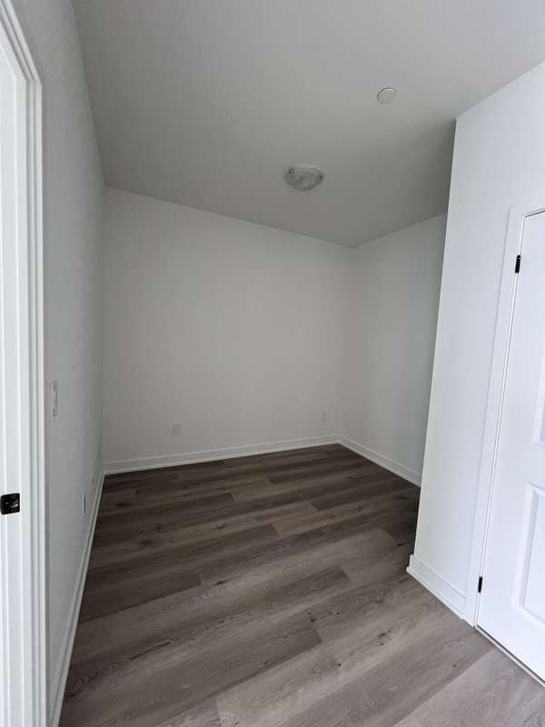 2075 Lakeshore RD #408, Burlington, ON L7R 1E2