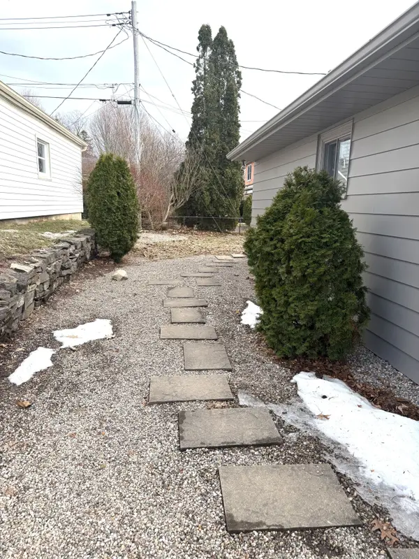 71 North Augusta RD, Brockville, ON K6V 2X7