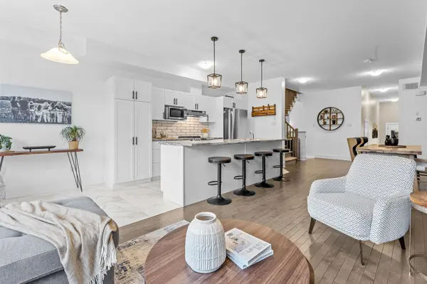 20 Antonakos DR, Carleton Place, ON K7C 0L1