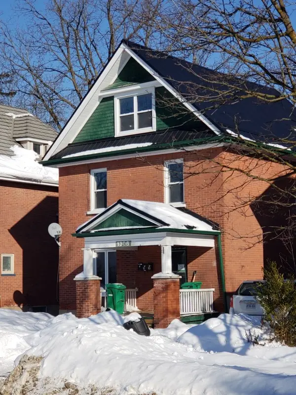 1306 Monaghan RD, Peterborough, ON K9J 5M1