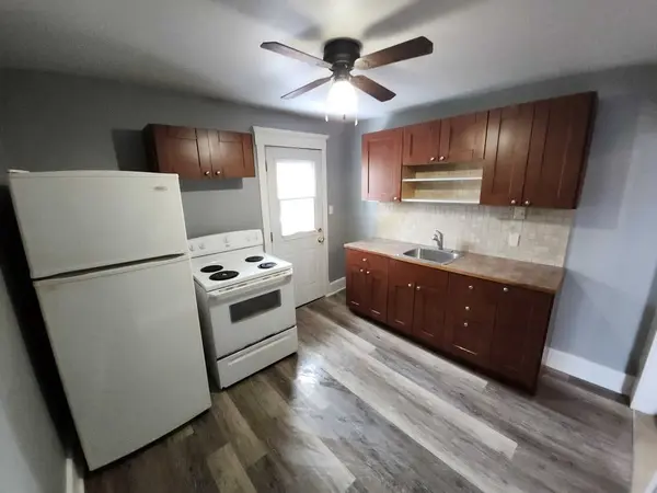 1306 Monaghan RD, Peterborough, ON K9J 5M1