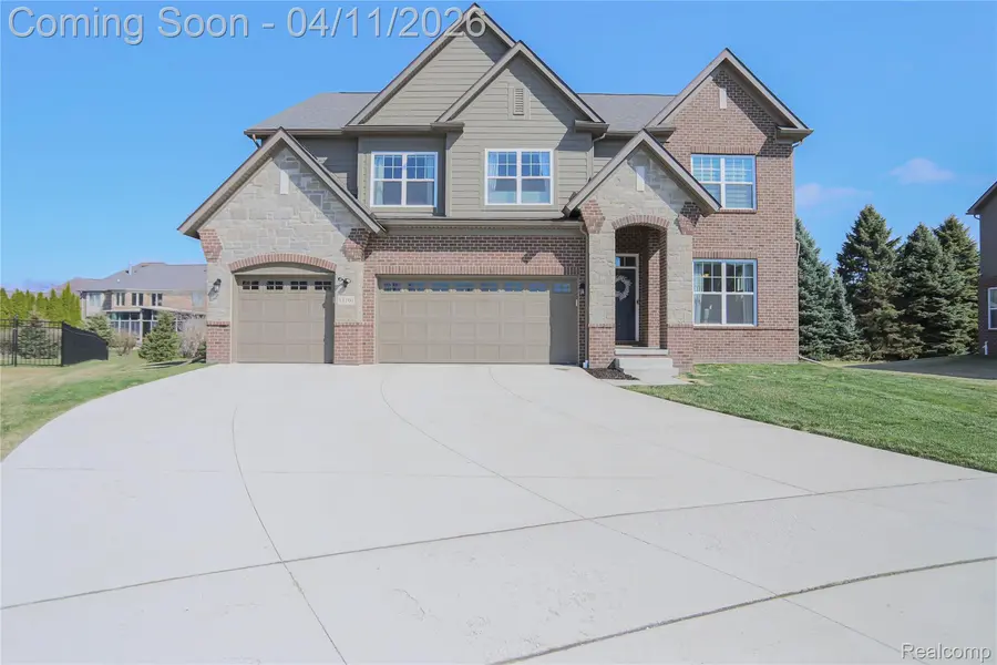 13101 Valencia DR, Shelby Charter Township, MI 48315