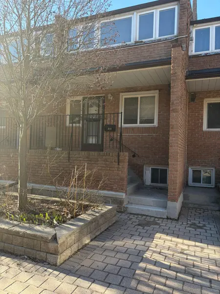 50 Scarborough Golf Club RD #194, Toronto E08, ON M1M 3T5