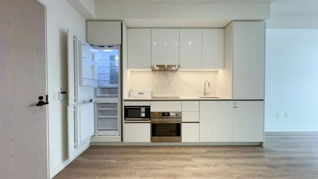 8 Interchange WAY #3505, Vaughan, ON L4K 0R2