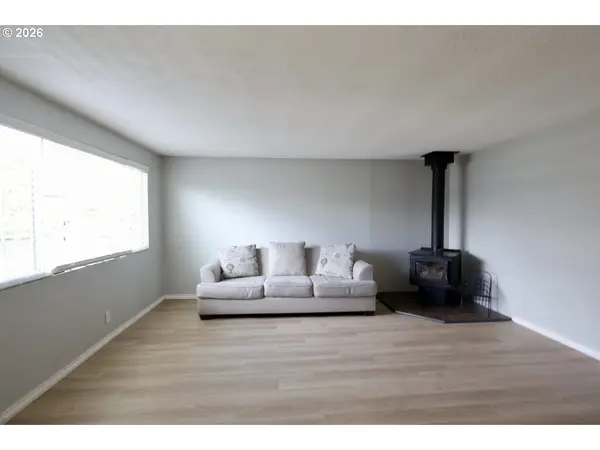 567 53RD PL, Springfield, OR 97478