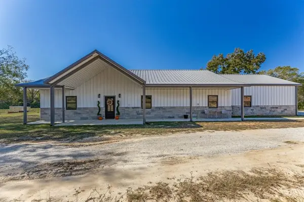1600 County Road 2395,  Alvord,  TX 76225