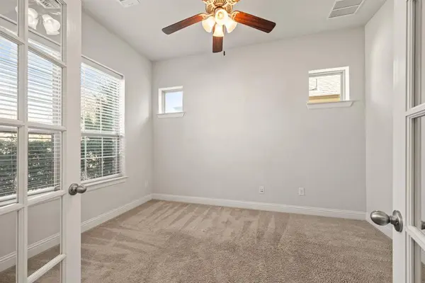 905 Plaza Lane, Argyle, TX 76226