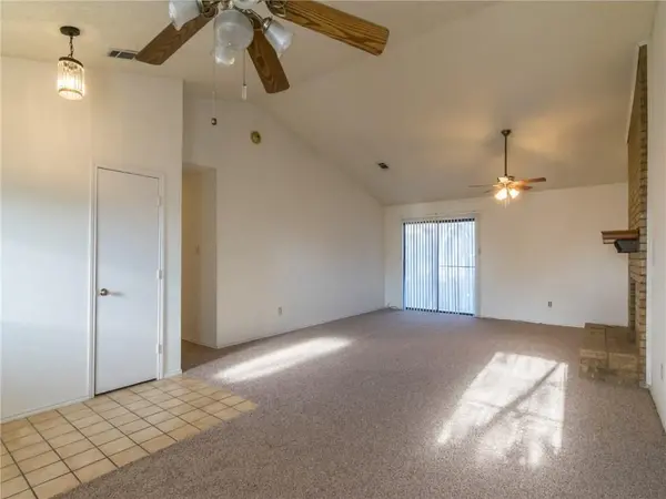 2121 Country Oaks Drive, Garland, TX 75040