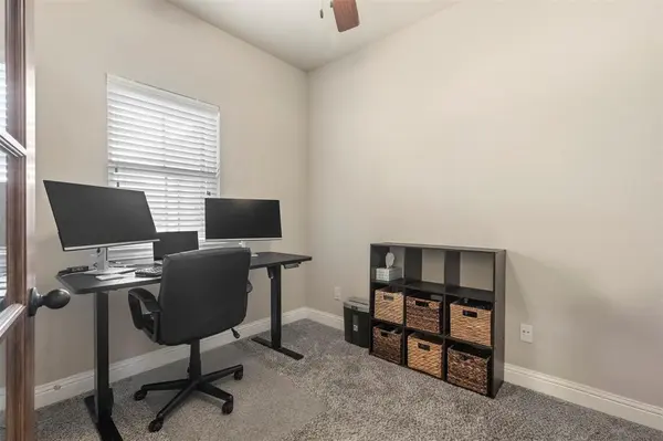 4012 Kensington Drive, Sanger, TX 76266