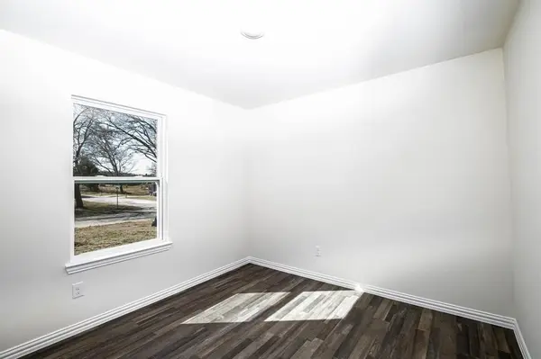 701 E Hanna Street, Denison, TX 75021