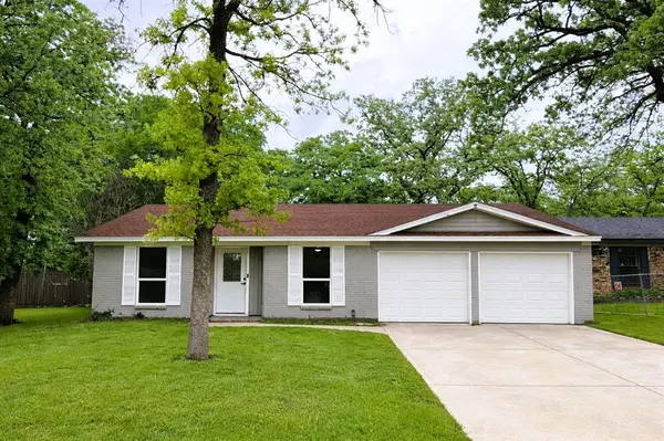 2933 Hunting Drive, Fort Worth, TX 76119