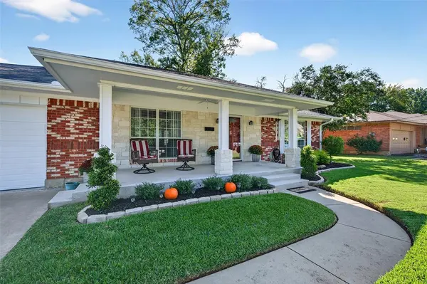 230 Center Street, Whitesboro, TX 76273