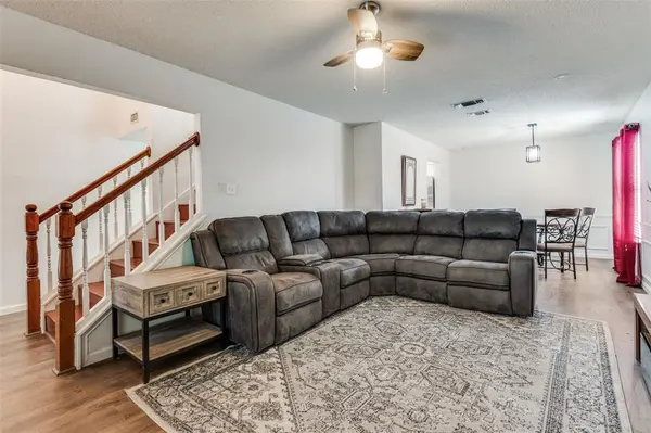 627 Lemon Drive, Arlington, TX 76018