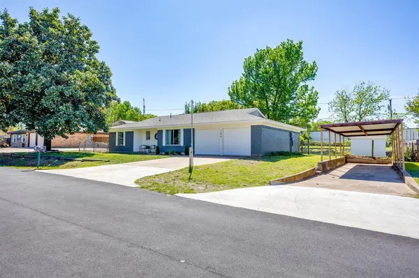 104 Thomas Street, Joshua, TX 76058