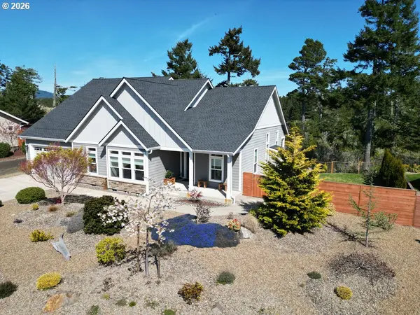 88097 Lake Point DR, Florence, OR 97439