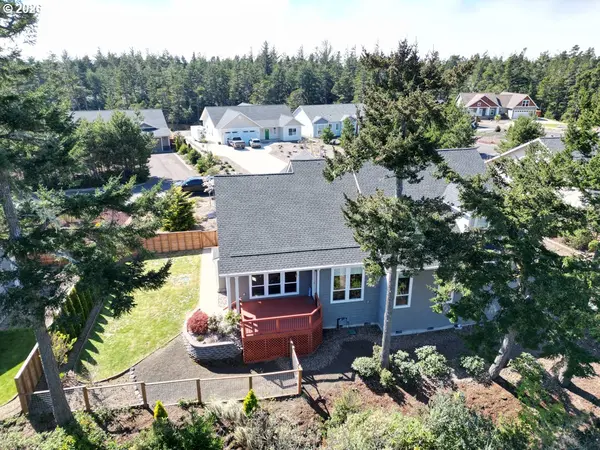 88097 Lake Point DR, Florence, OR 97439