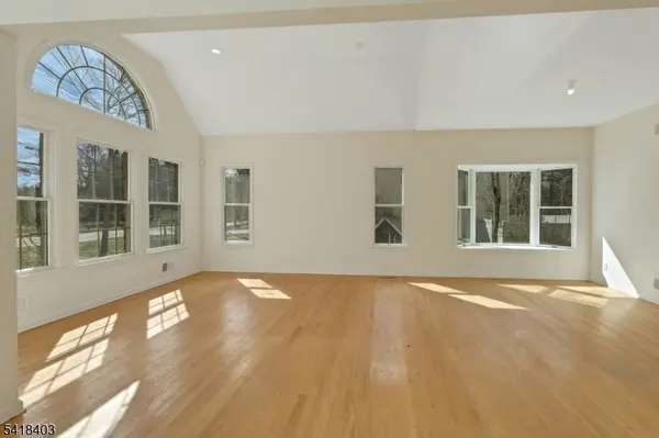 62 E Crescent Ave, Mahwah Twp., NJ 07430