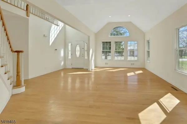 62 E Crescent Ave, Mahwah Twp., NJ 07430