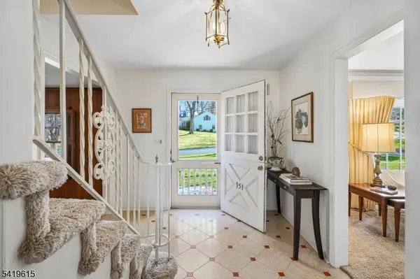 151 Mohawk Rd, Millburn Twp., NJ 07078