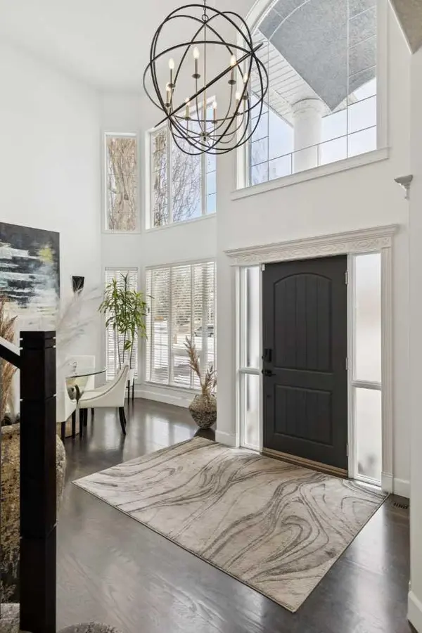 129 Mt Douglas CIR SE, Calgary, AB T2P 3P2