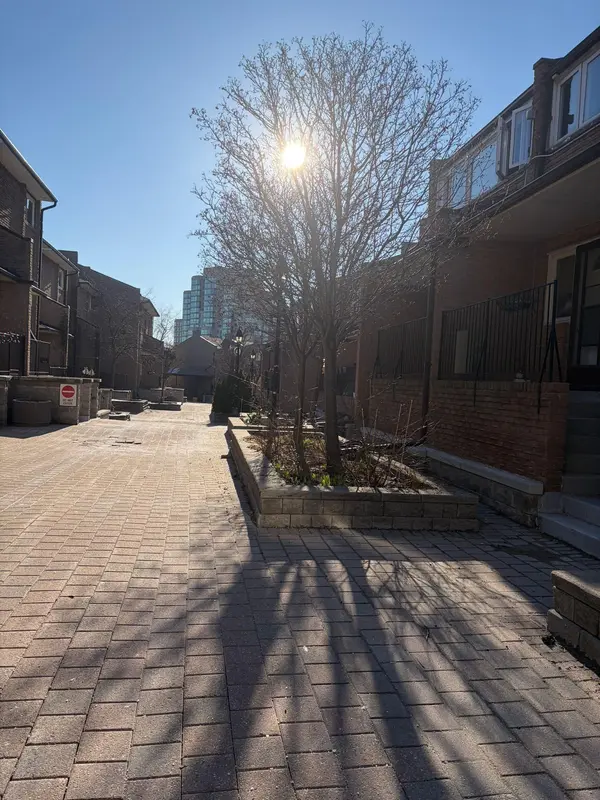 50 Scarborough Golf Club RD #194, Toronto E08, ON M1M 3T5