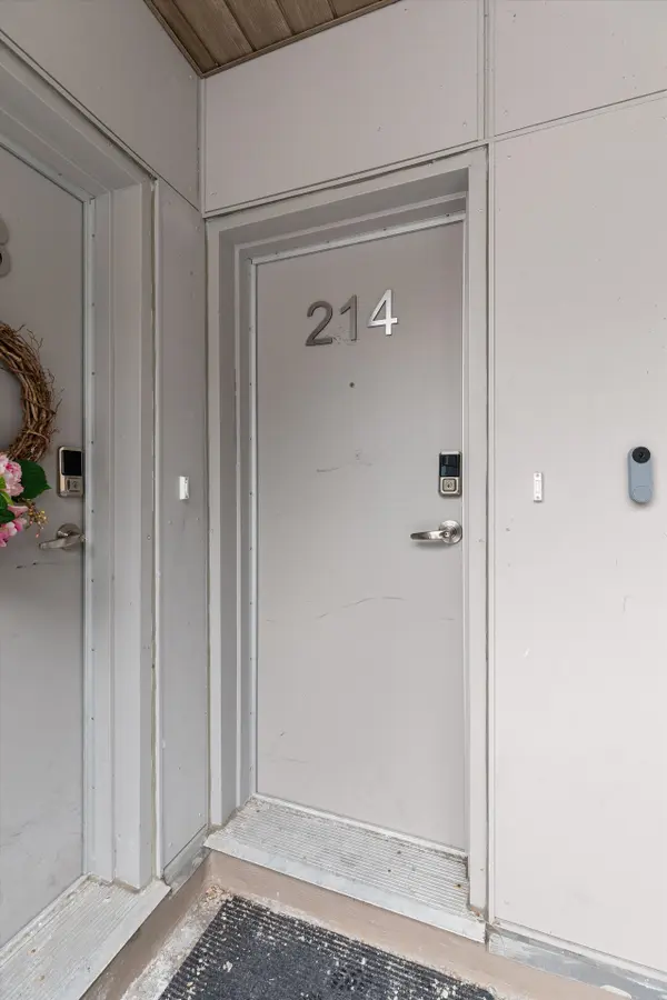 1085 Danforth RD #214, Toronto E08, ON L3R 1A4