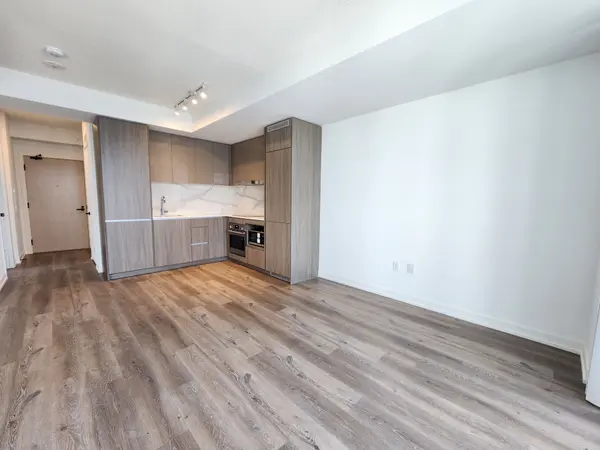 28 Interchange WAY #2203, Vaughan, ON L4K 0P8