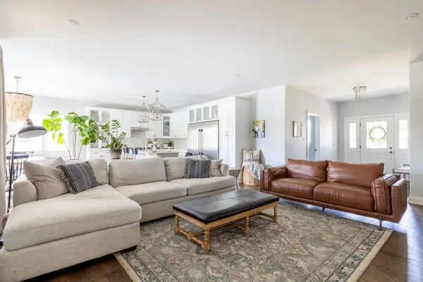 19 Cheslock CRES, Oro-medonte, ON L3V 8N8