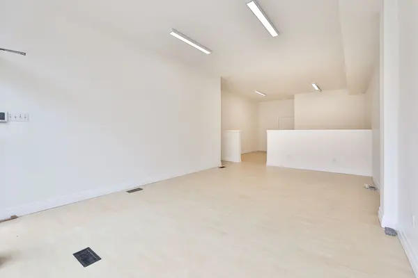 1674 St Clair AVE W, Toronto W03, ON M6N 1H8