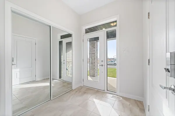 563 Aglish Mews, Barrhaven, ON K2C 3H2