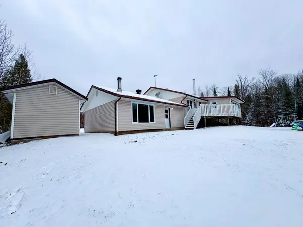 418 Forest Park RD, Laurentian Valley, ON K8A 6W2