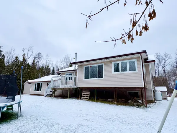 418 Forest Park RD, Laurentian Valley, ON K8A 6W2