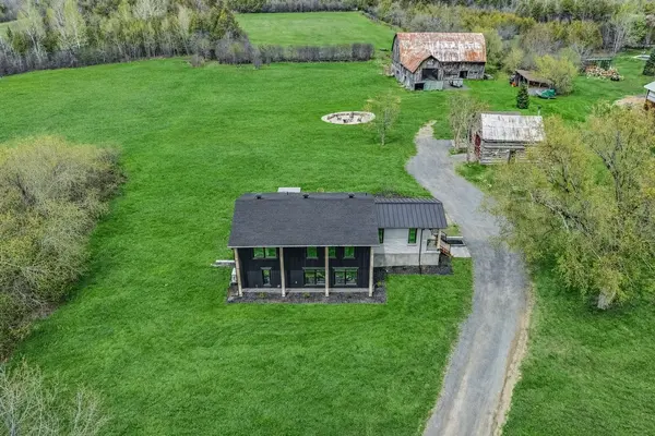 1671 County RD 43 RD, North Grenville, ON K0G 1G0