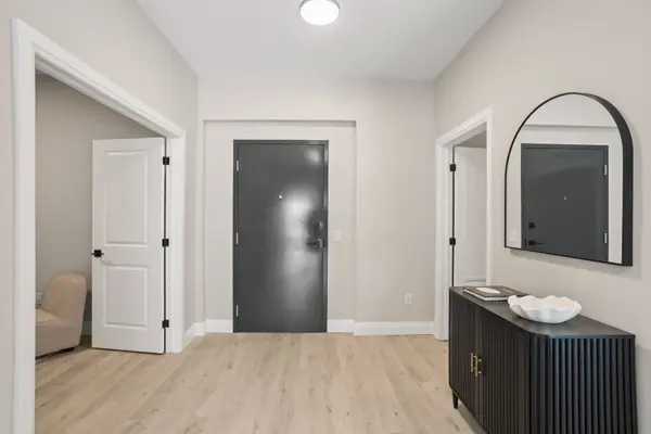 33318 Richmond ST #105, Lucan Biddulph, ON N0M 2J0