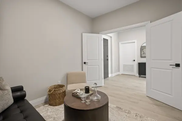 33318 Richmond ST #105, Lucan Biddulph, ON N0M 2J0